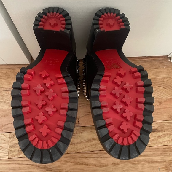 Christian Louboutin Capahtta Chelsea Boot - Picture 6 of 6